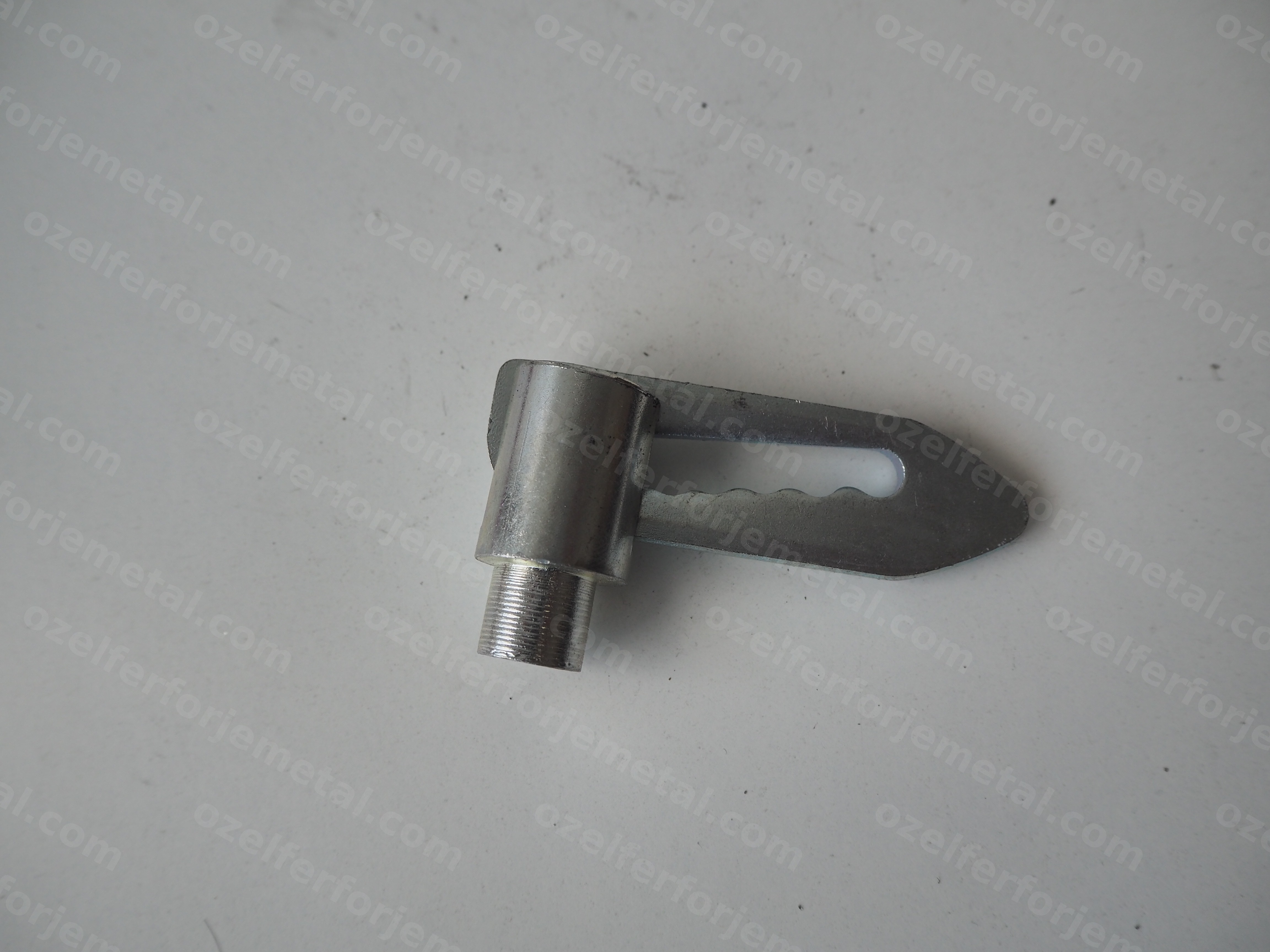 TIRTIKLI KİLİT ERKEK